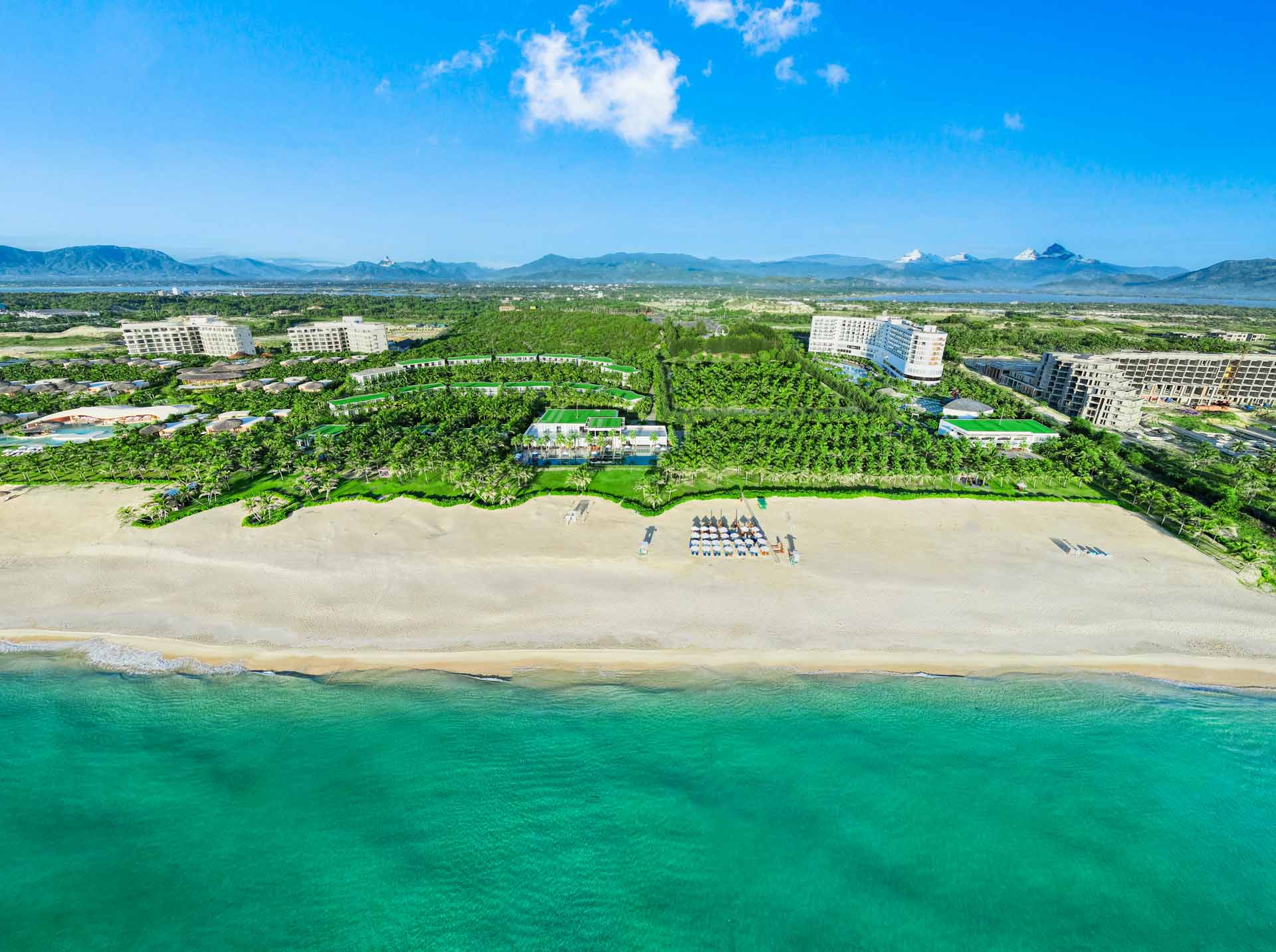 Toàn cảnh khu nghỉ dưỡng Selectum Noa Resort Cam Ranh